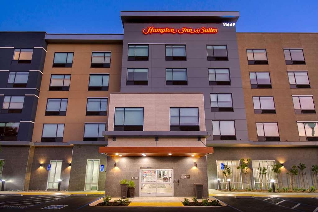 Hampton Inn & Suites Ontario רנצ'ו קוקמונגה מראה חיצוני תמונה