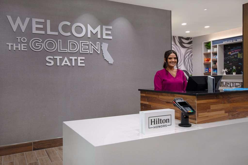 Hampton Inn & Suites Ontario רנצ'ו קוקמונגה מראה חיצוני תמונה