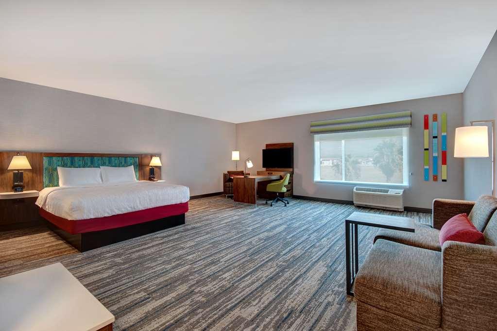 Hampton Inn & Suites Ontario רנצ'ו קוקמונגה חדר תמונה
