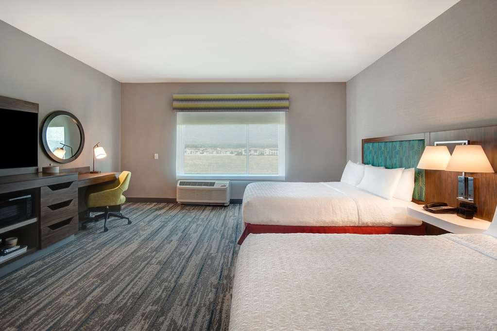 Hampton Inn & Suites Ontario רנצ'ו קוקמונגה חדר תמונה